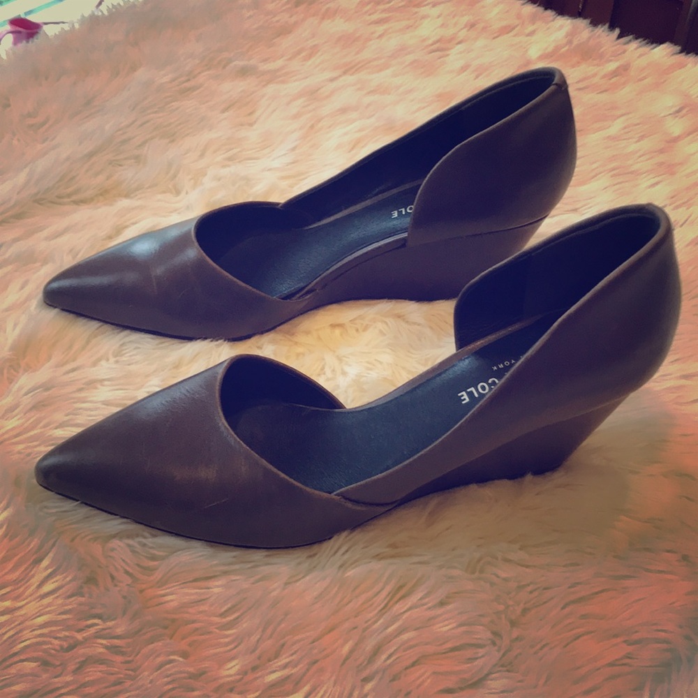 Kenneth Cole NY “Ellis” Wedge 1/2 d’Orsay pump